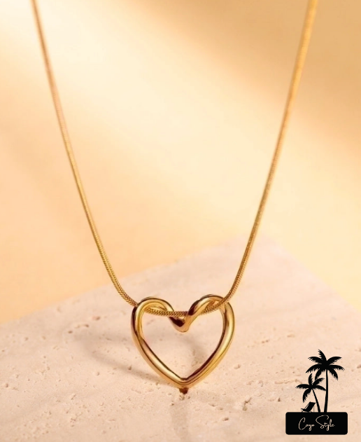 Delicate Cayo Heart Necklace