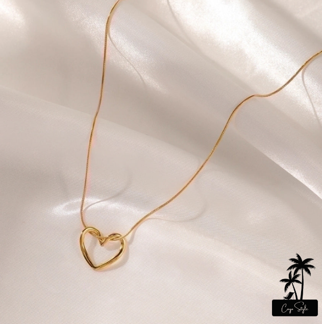 Delicate Cayo Heart Necklace