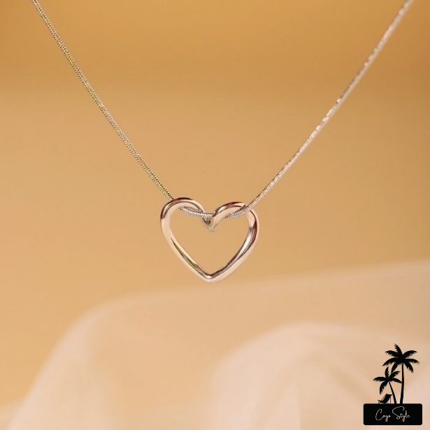 Delicate Cayo Heart Necklace